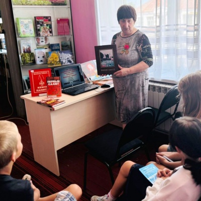 И  вспыхнуло  небо  первым  салютом! 6