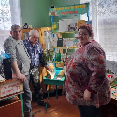 О  тех,  кто  дарит  знания  и  свет 4