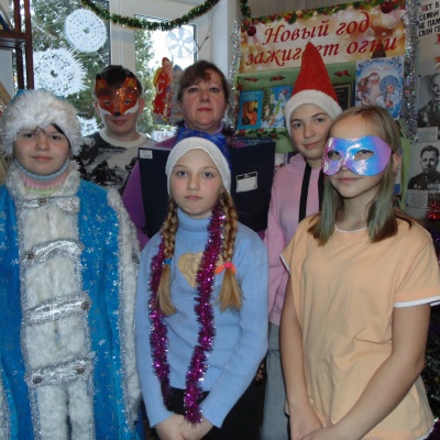 К нам праздник пришёл новогодний, волшебный подарок зимы 4