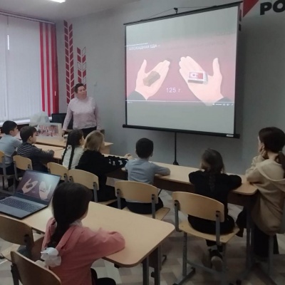 Дыша  одним  дыханьем  с  Ленинградом 4