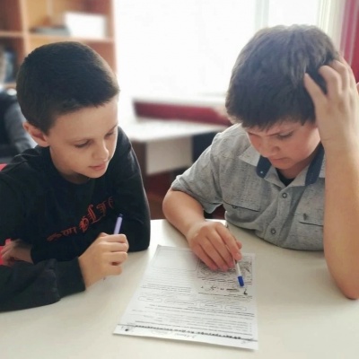 Он век космический открыл 4
