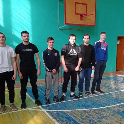 Отчизне  служат  настоящие  мужчины! 0