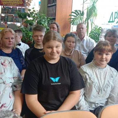 СЕМЕЙНЫЙ КНИЖНЫЙ ШКАФ 6+ 2 СЕМЕЙНЫЙ КНИЖНЫЙ ШКАФ 6+ 2