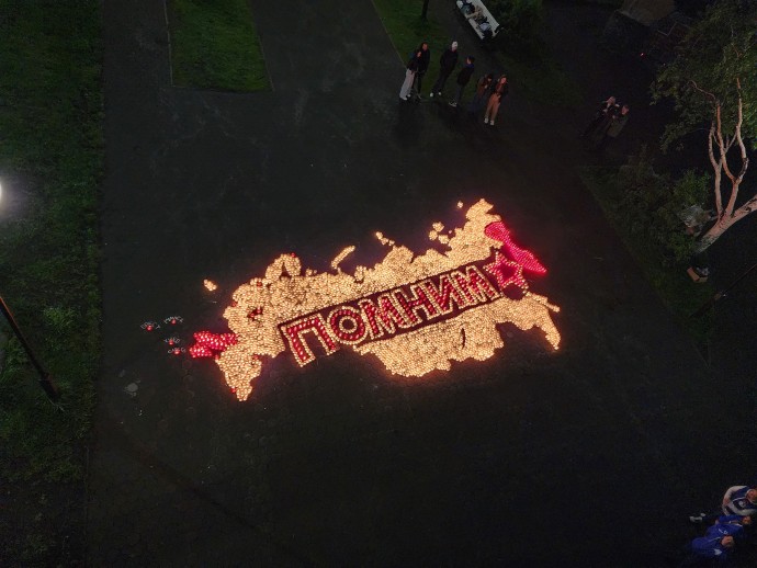 Подвиг  их  бессмертен