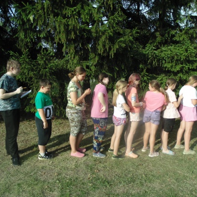 На досуге летним днём в руки книги мы берём 5 На досуге летним днём в руки книги мы берём 5