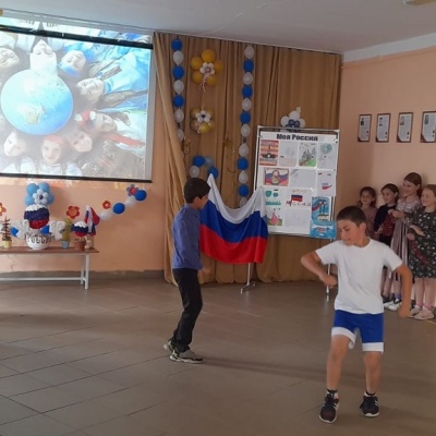 "НАМ ЕСТЬ, ЧЕМ ГОРДИТЬСЯ, И ЕСТЬ, ЧТО СБЕРЕЧЬ!" 6 + 4 "НАМ ЕСТЬ, ЧЕМ ГОРДИТЬСЯ, И ЕСТЬ, ЧТО СБЕРЕЧЬ!" 6 + 4