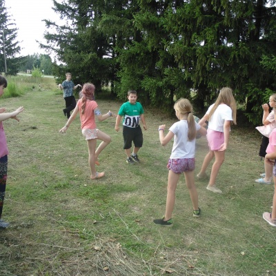 На досуге летним днём в руки книги мы берём 6 На досуге летним днём в руки книги мы берём 6